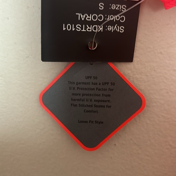 Uzzi Active UPF 50 Bright Coral Active Wear Shirt Short Size Small Boy/Girl - Picture 4 of 8